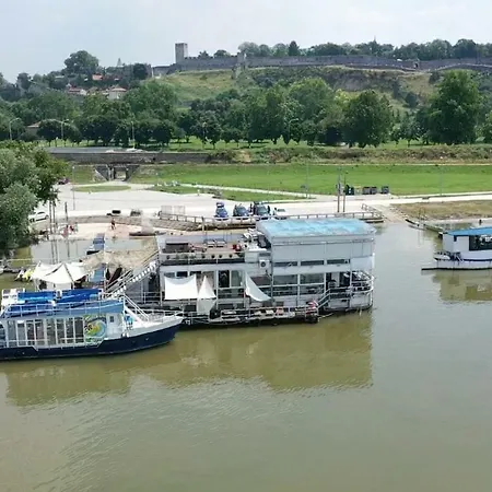 Sweet House On The River Belgrade