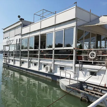 Sweet House On The River Botel Belgrade