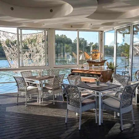 Sweet House On The River * Belgrade