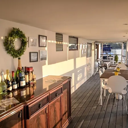Sweet House On The River * Belgrade