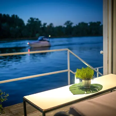 Sweet House On The River * Belgrado